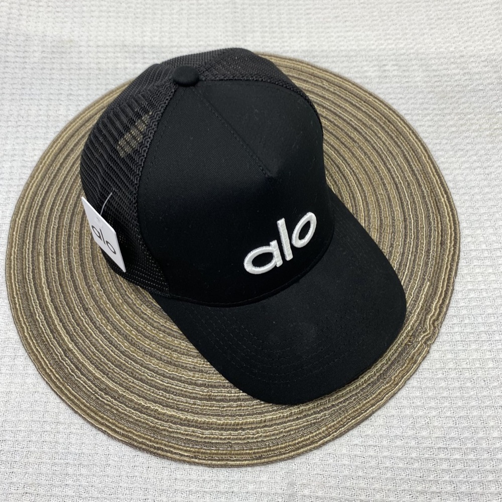 🌳ALO Yoga District Trucker Hat - Mesh Back Snap Closure
